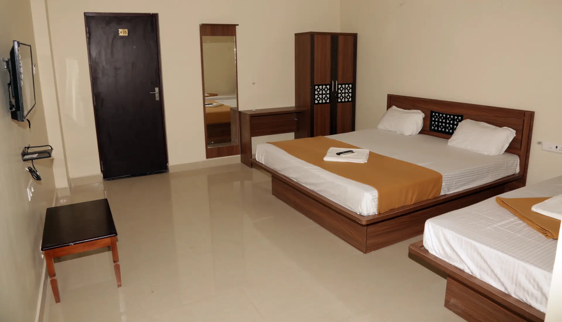 hotel santhosh - accommodation